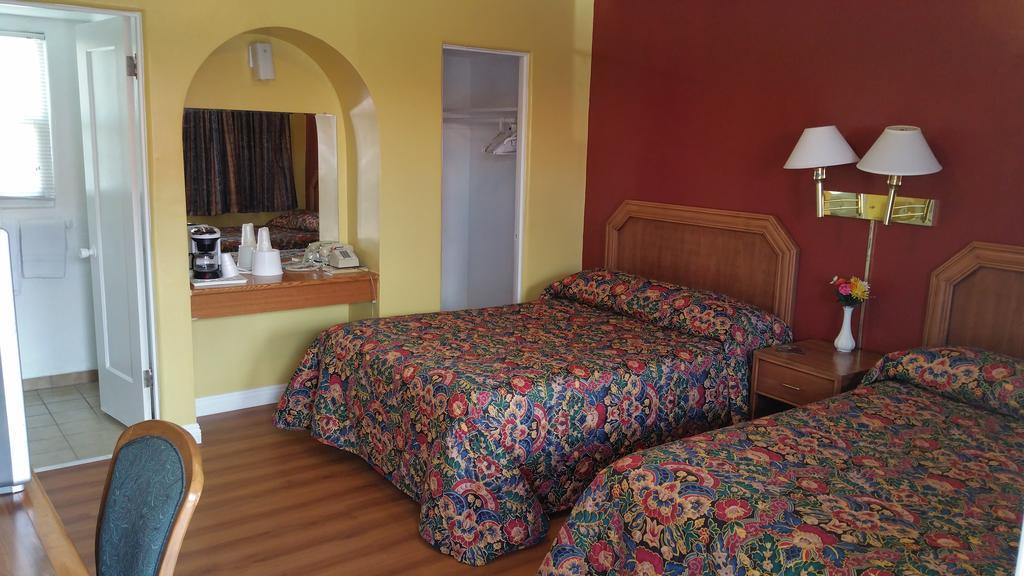 Slumber Motel Merced Room photo